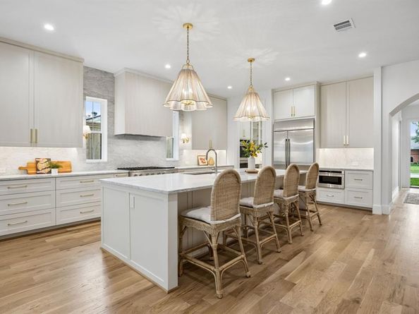 10215  Lynford Drive , Dallas Texas 75238