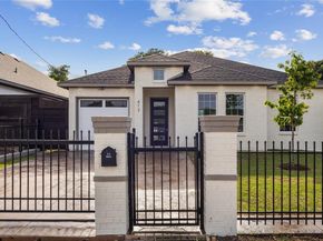 617  N DWIGHT Avenue , Dallas Texas 75211