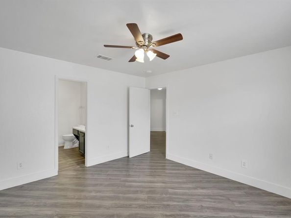 2306  Balvanera Plaza , Dallas Texas 75211