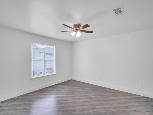 2306  Balvanera Plaza , Dallas Texas 75211