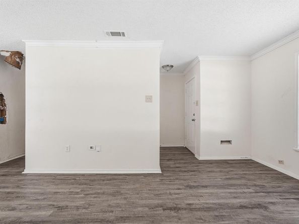 2806 E Atoll Drive , Dallas Texas 75216