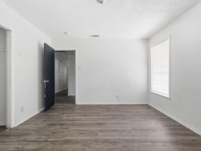2806 E Atoll Drive , Dallas Texas 75216