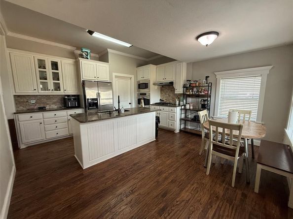 1009 W 7th Street , Justin Texas 76247