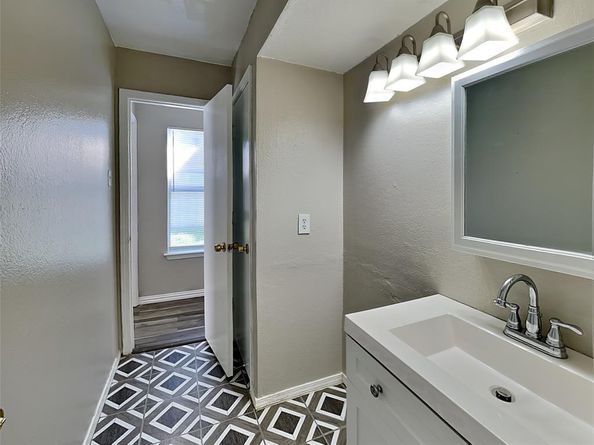 1621  Scottsdale Drive , Arlington Texas 76018