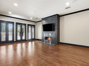 2613  Museum Way , Fort Worth Texas 76107