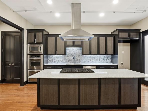 2613  Museum Way , Fort Worth Texas 76107