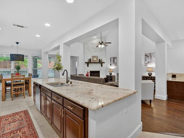 8513  Bayberry Avenue , Lantana Texas 76226