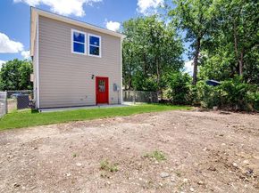320 W gambrell Street , Fort Worth Texas 76115