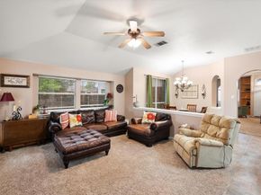 202  Creek Point Lane , Arlington Texas 76002