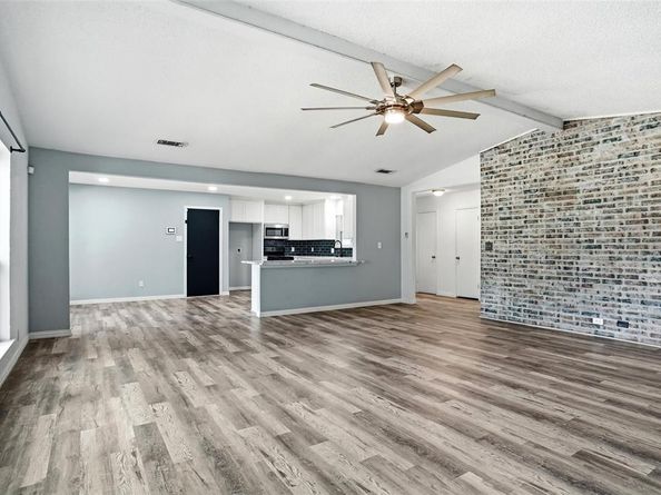 261  Timberlake Drive , Azle Texas 76020