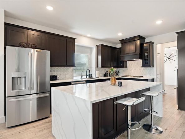 704 S HIDDEN LAKES Drive , DeSoto Texas 75115