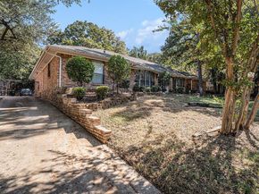 2715  Lincoln Drive , Arlington Texas 76006