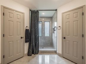 6514  Aires Drive , Arlington Texas 76001