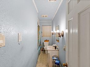 2617  Loraine Street , Fort Worth Texas 76106