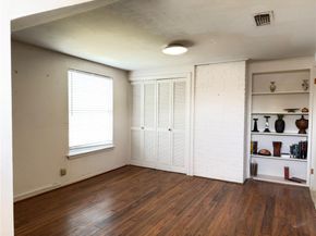 1102 N Edwards Court , Irving Texas 75062