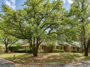 6851  Shorecrest Court , Fort Worth Texas 76132