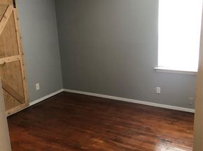 2827  Bedford Street , Dallas Texas 75212