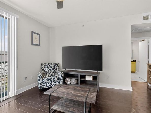 4605  Cedar Springs Road  224, Dallas Texas 75219