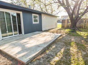 309 S Holiday Drive , Grand Prairie Texas 75052