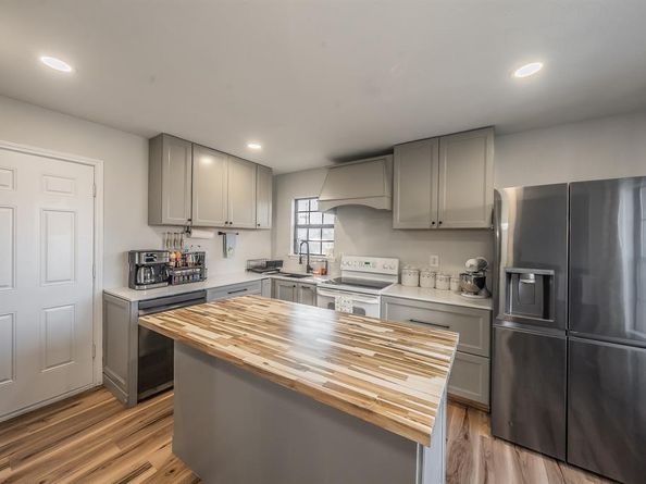 3136  Harbinger Lane , Dallas Texas 75287