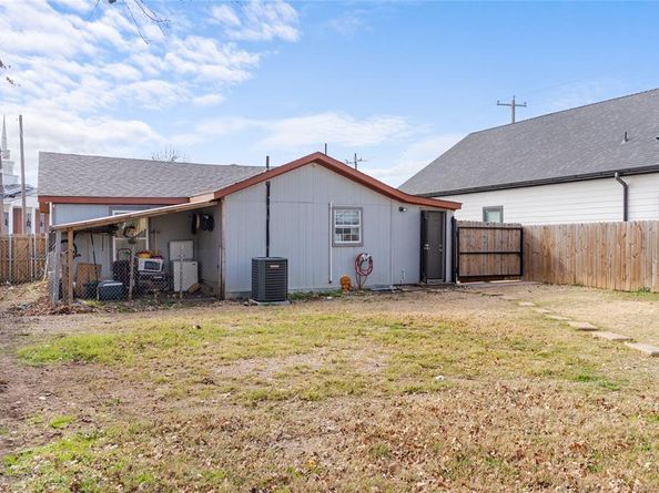 4203  Avenue M  , Fort Worth Texas 76105