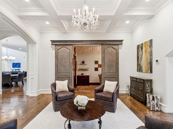 4715 W Northwest Highway , Dallas Texas 75220