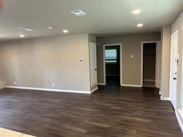 3837  Burning Tree Lane , Garland Texas 75042