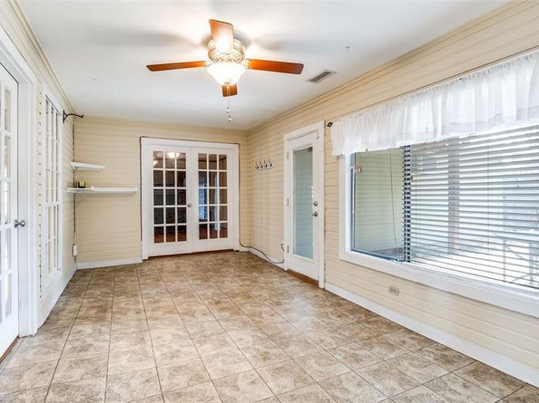 2120  Meadowview Court , Garland Texas 75043