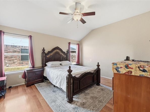 1308  Meadow Glen , Lancaster Texas 75146