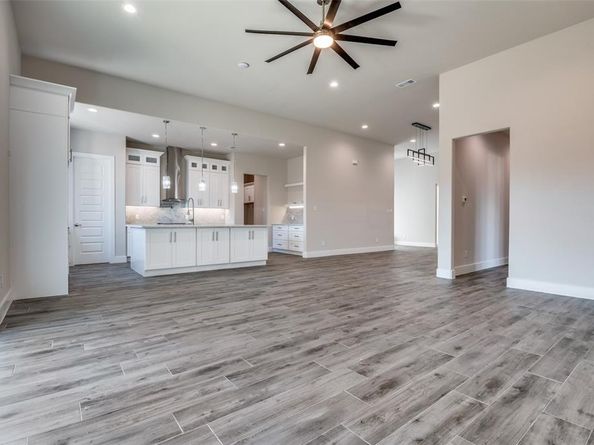 903  Urban Drive , DeSoto Texas 75115