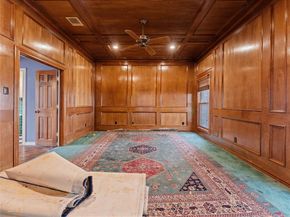 1809  Burton Hill Road , Fort Worth Texas 76107