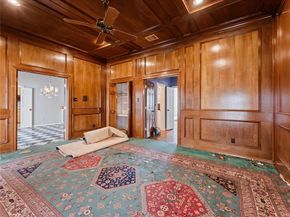 1809  Burton Hill Road , Fort Worth Texas 76107