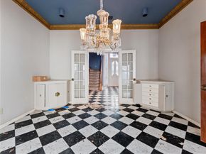 1809  Burton Hill Road , Fort Worth Texas 76107