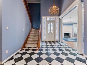 1809  Burton Hill Road , Fort Worth Texas 76107