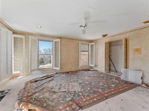 1809  Burton Hill Road , Fort Worth Texas 76107