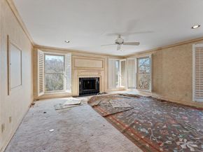 1809  Burton Hill Road , Fort Worth Texas 76107