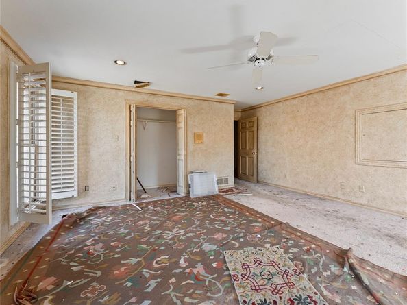 1809  Burton Hill Road , Fort Worth Texas 76107
