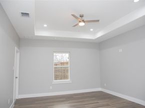 1527  Caldwell Avenue , Dallas Texas 75223
