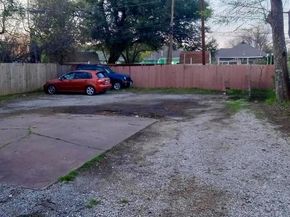 1509 W Page Avenue , Dallas Texas 75208