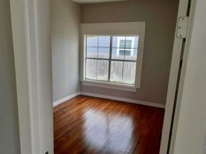 1509 W Page Avenue , Dallas Texas 75208