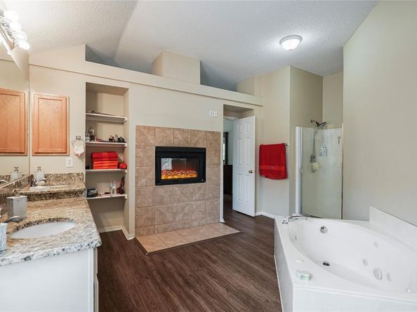 1934  Pin Oak Lane , Lancaster Texas 75146
