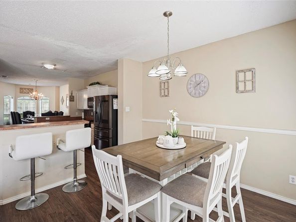 1934  Pin Oak Lane , Lancaster Texas 75146