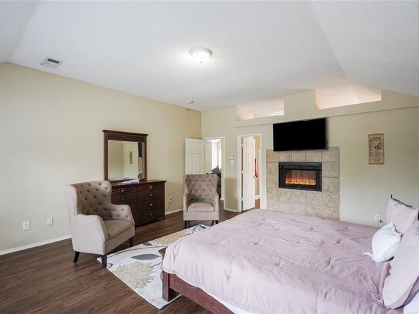 1934  Pin Oak Lane , Lancaster Texas 75146