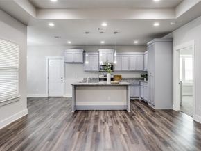 2704  Lucky Lane , Dallas Texas 75241