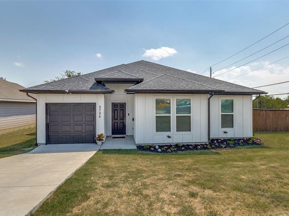 2704  Lucky Lane , Dallas Texas 75241