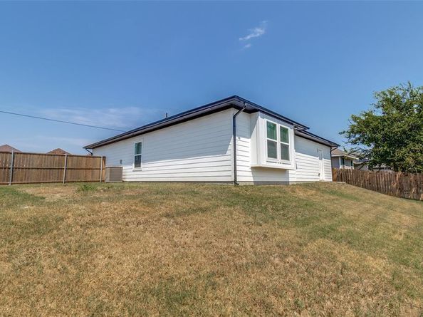 2704  Lucky Lane , Dallas Texas 75241