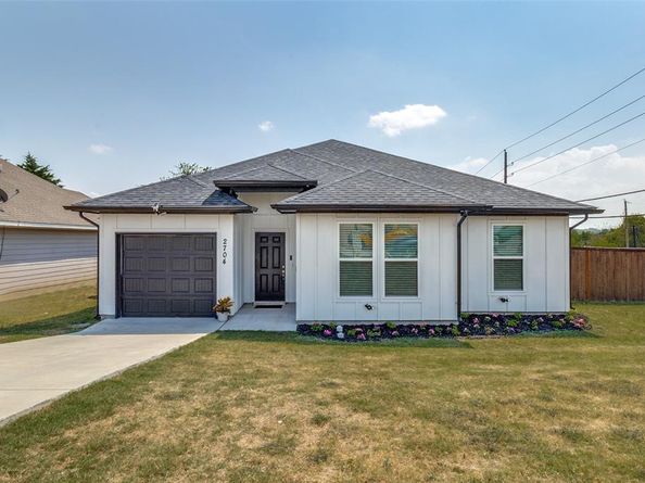 2704  Lucky Lane , Dallas Texas 75241