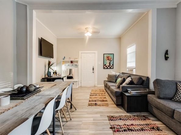 237-239 W Brooklyn Avenue , Dallas Texas 75208