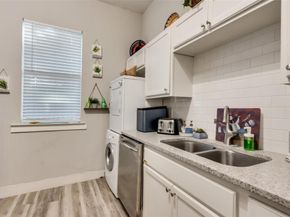 237-239 W Brooklyn Avenue , Dallas Texas 75208