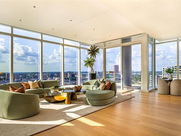 1747  Leonard Street  2201, Dallas Texas 75201